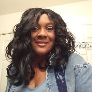 Meet your Posher, Denise